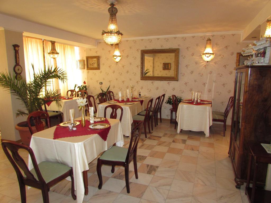 Pension Dinu Residence Timișoara Zewnętrze zdjęcie